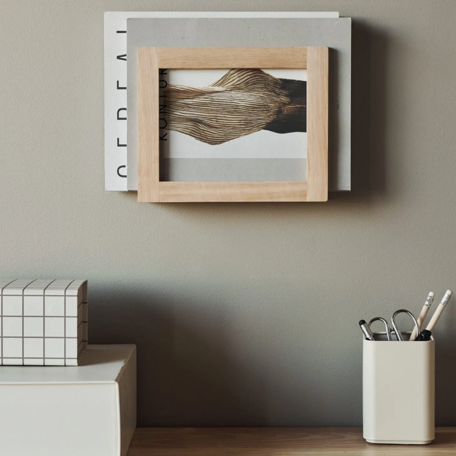 Skrivbordsförvaring Mono 8x11cm Beige